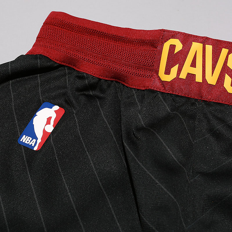 мужские черные шорты Nike Cleveland Cavaliers Statement Edition Authentic 866670-010 - цена, описание, фото 2